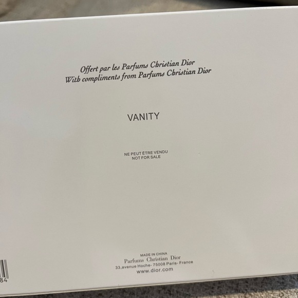 Dior Vanity Set - Dior Makeup bag, Dior Addict Lipglow & Dior Show 4D Maximizer - Picture 13 of 16